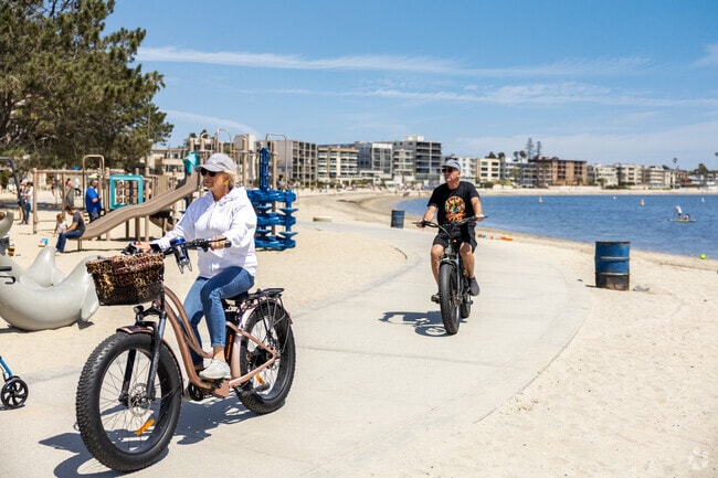 The 12 mile Mission Bay Bike Path runs past Fanuel Street Park in Pacific Beach.
