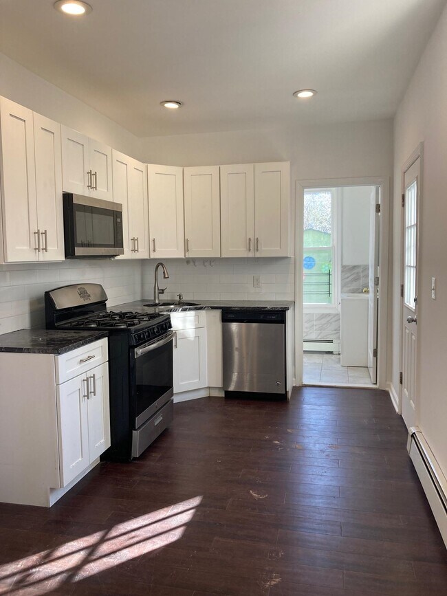 Foto del edificio - 63 Belmont Ave