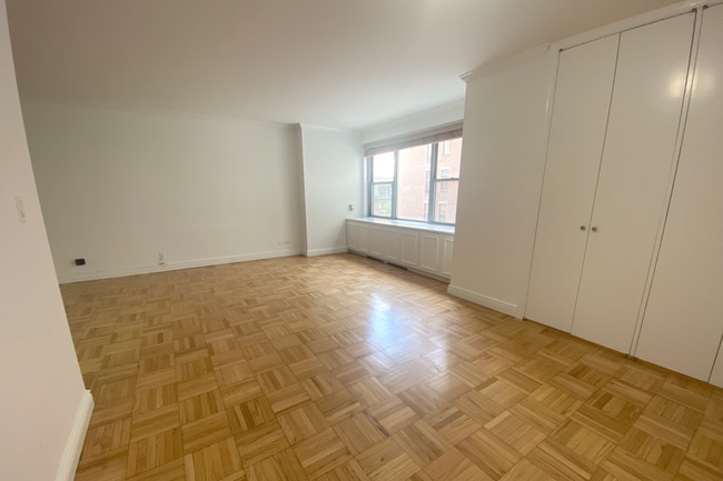 Foto del edificio - 15 W 72nd St