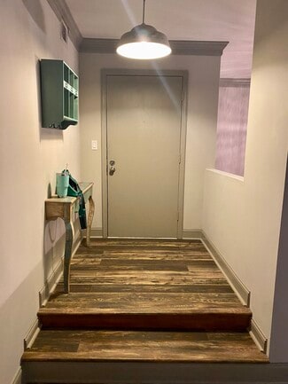 Building Photo - 5455 Chemin de Vie