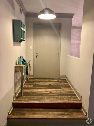 Building Photo - 5455 Chemin de Vie