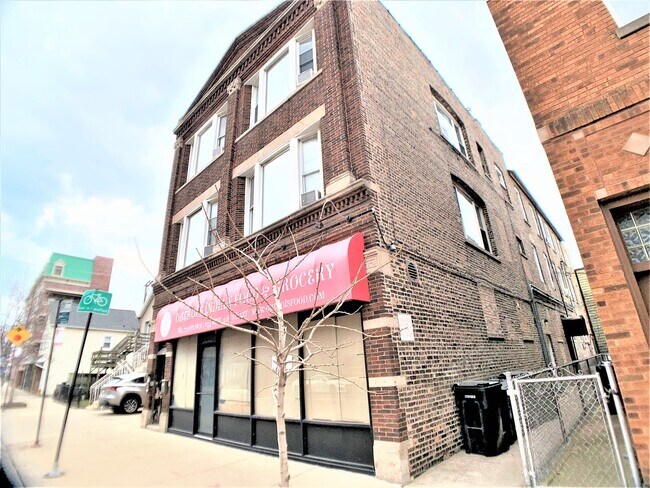 Building Photo - 255 W 31st St