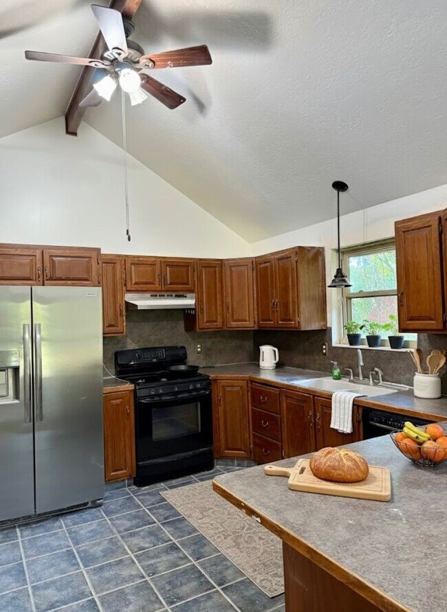 Foto del edificio - 4 Bed / 3 Bath Home for Rent in Riverdale,...