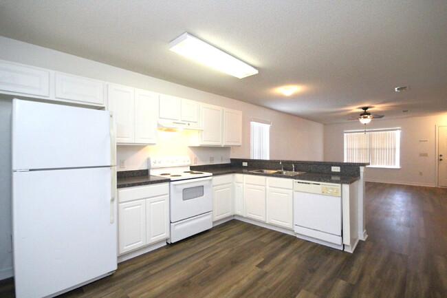 Foto del edificio - Coming Soon: 3 Bedroom, 2 Bath Home in Cor...