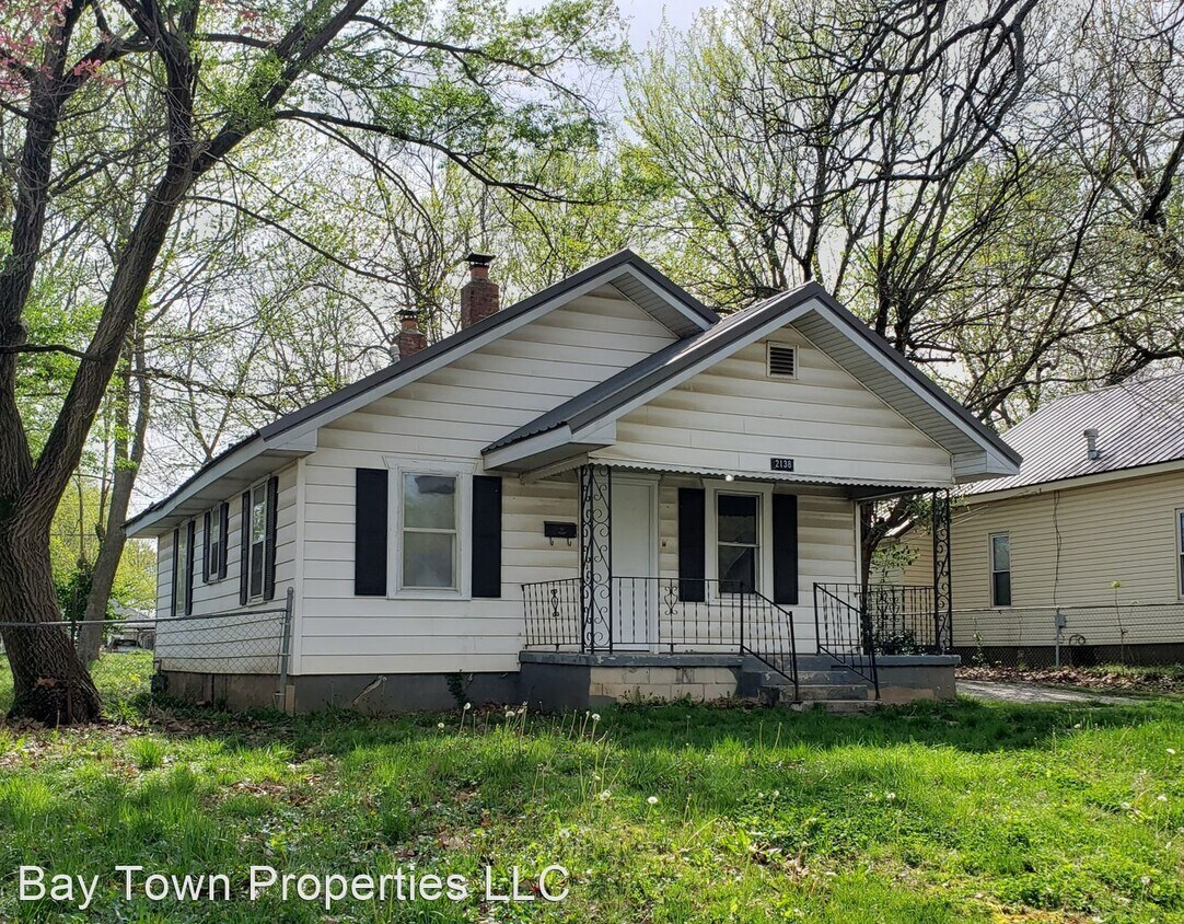 2 br, 1 bath House 2138 N Boonville Ave House Rental in Springfield