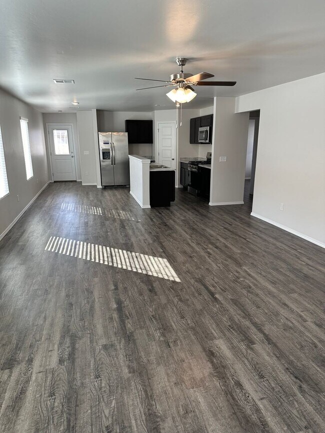 Foto del edificio - *Pre-leasing* Three Bedroom | Two Bath Hom...