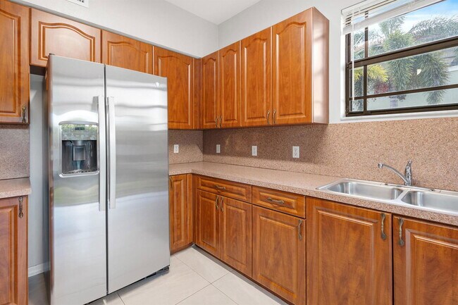 Foto del edificio - 3585 NE 5th St