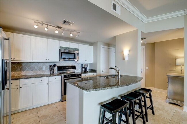 Foto del edificio - 801 E Beach Dr