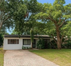 Building Photo - 722 SW 10th St
