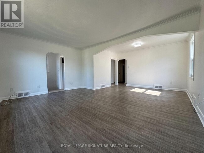 Building Photo - 130 Budea Crescent