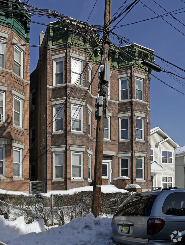 Building Photo - 78 Bostwick Ave