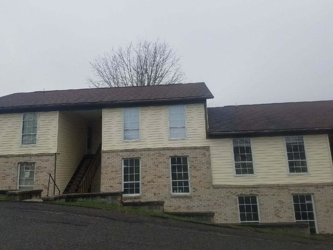 Complex photo - 1100 Eastgate Dr