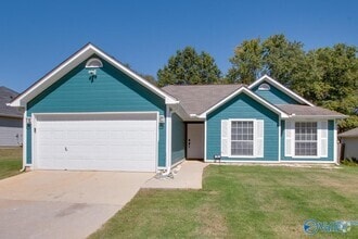 Building Photo - 210 Cypress Creek Dr