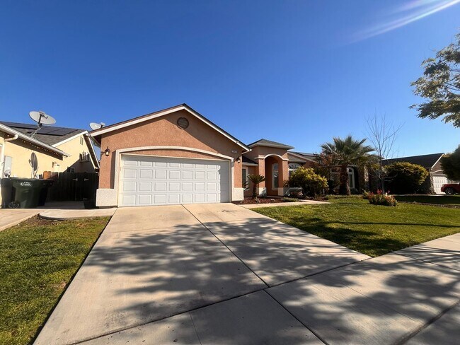 Foto del edificio - 2340 Catavee Ave