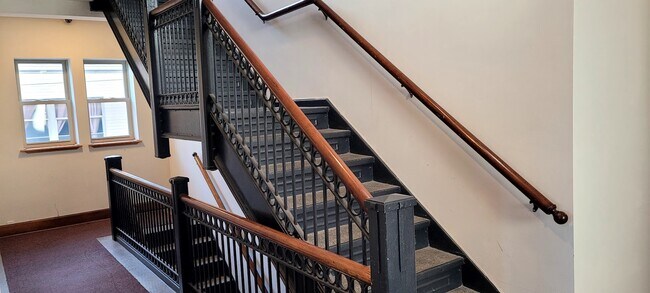 Escaleras históricas - 319 W North St