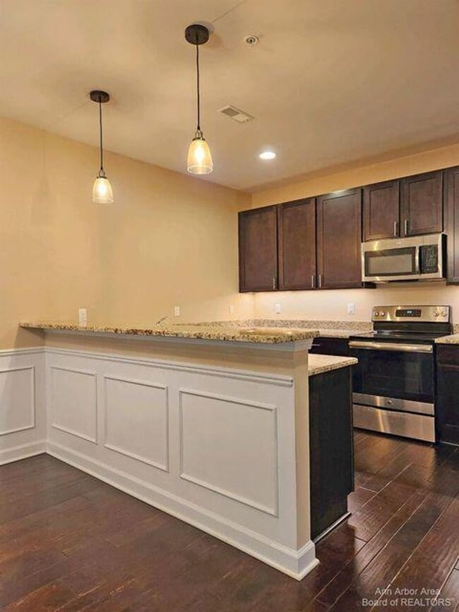 Building Photo - 5643 Arbor Chase Dr