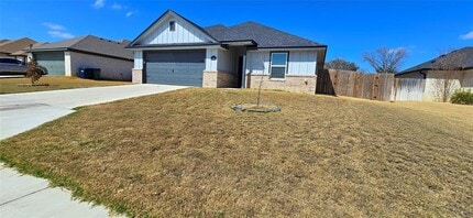 Building Photo - 136 Mike Warner Dr