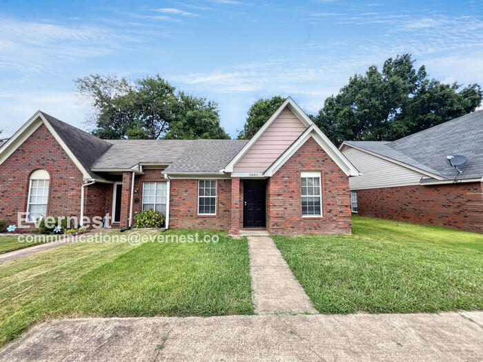 Foto principal - 5883 Garden Walk W