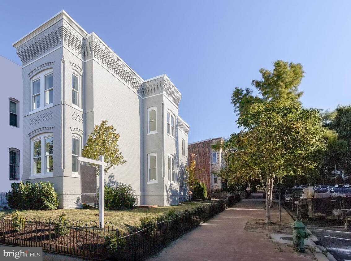601 F St NE, Washington, DC 20002 - Townhome Rentals in Washington DC