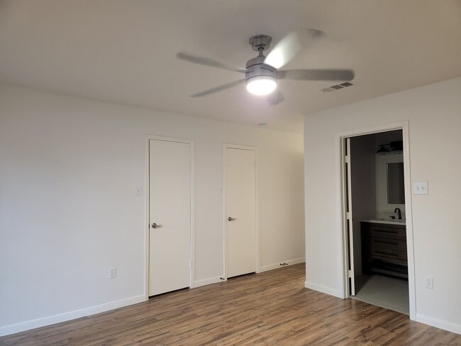 Foto del edificio - 10310 Pine Pass Dr