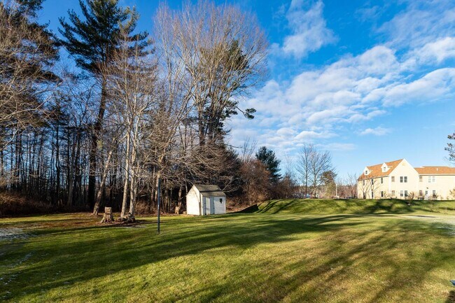 Foto del edificio - 4 Pheasant Ct