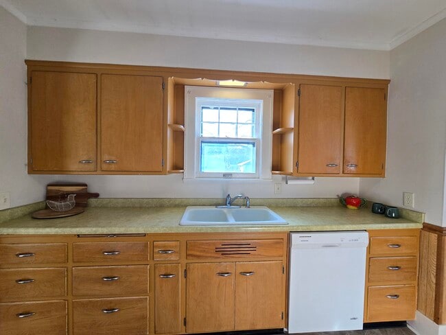 Building Photo - 249 S Pierce St