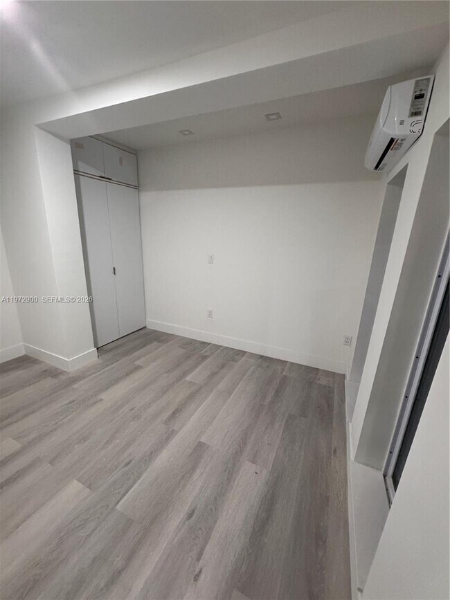 Foto del edificio - 2353 SW 11th Terrace