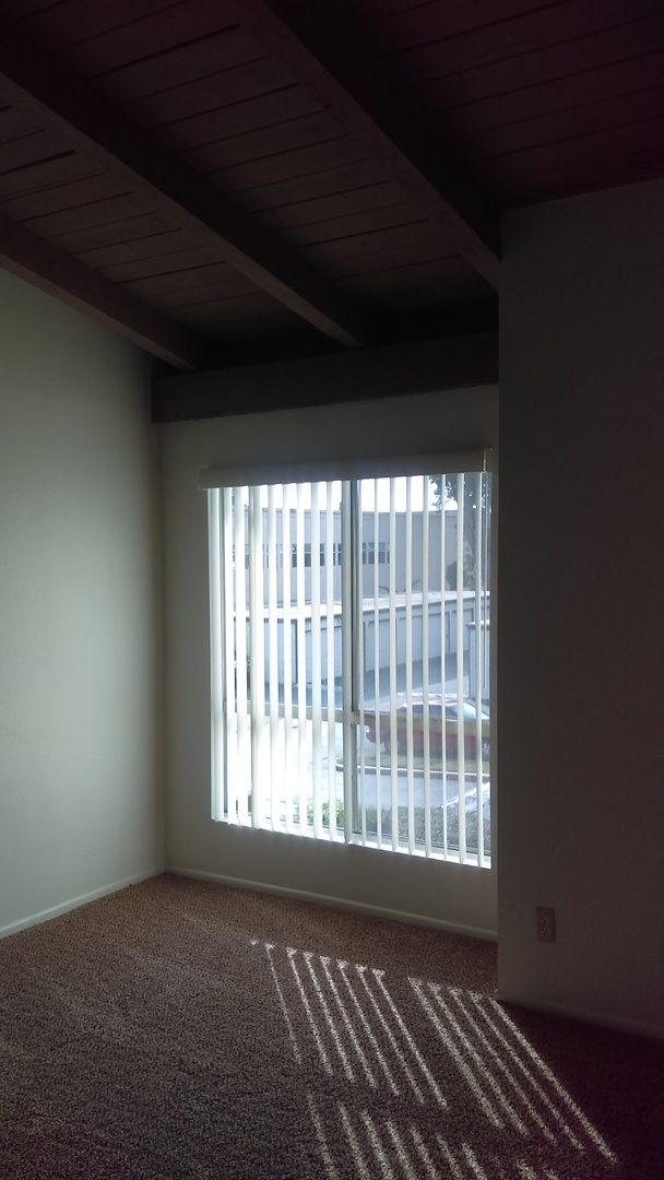 Foto del edificio - Spacious 2-bedroom 1-bathroom upstairs con...