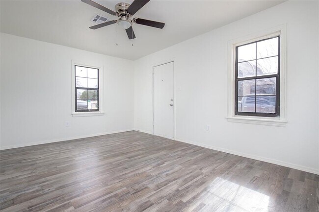 Foto del edificio - 4602 N Classen Blvd