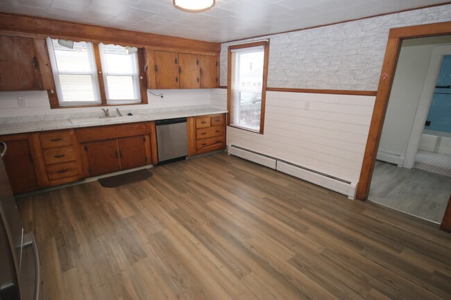 Kitchen - 2 - 43 Congregational St