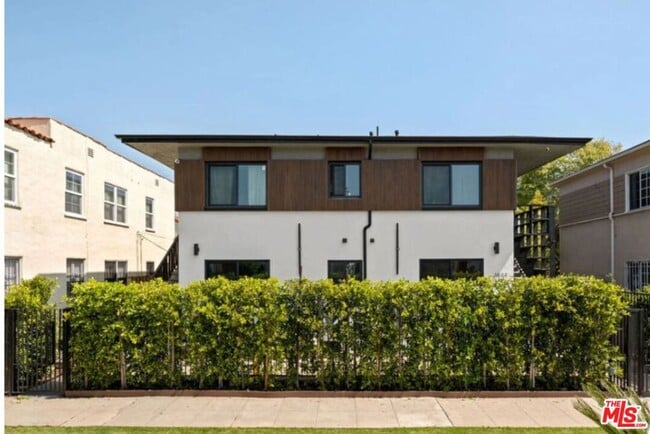 Foto del edificio - 1450 S Crescent Heights Blvd