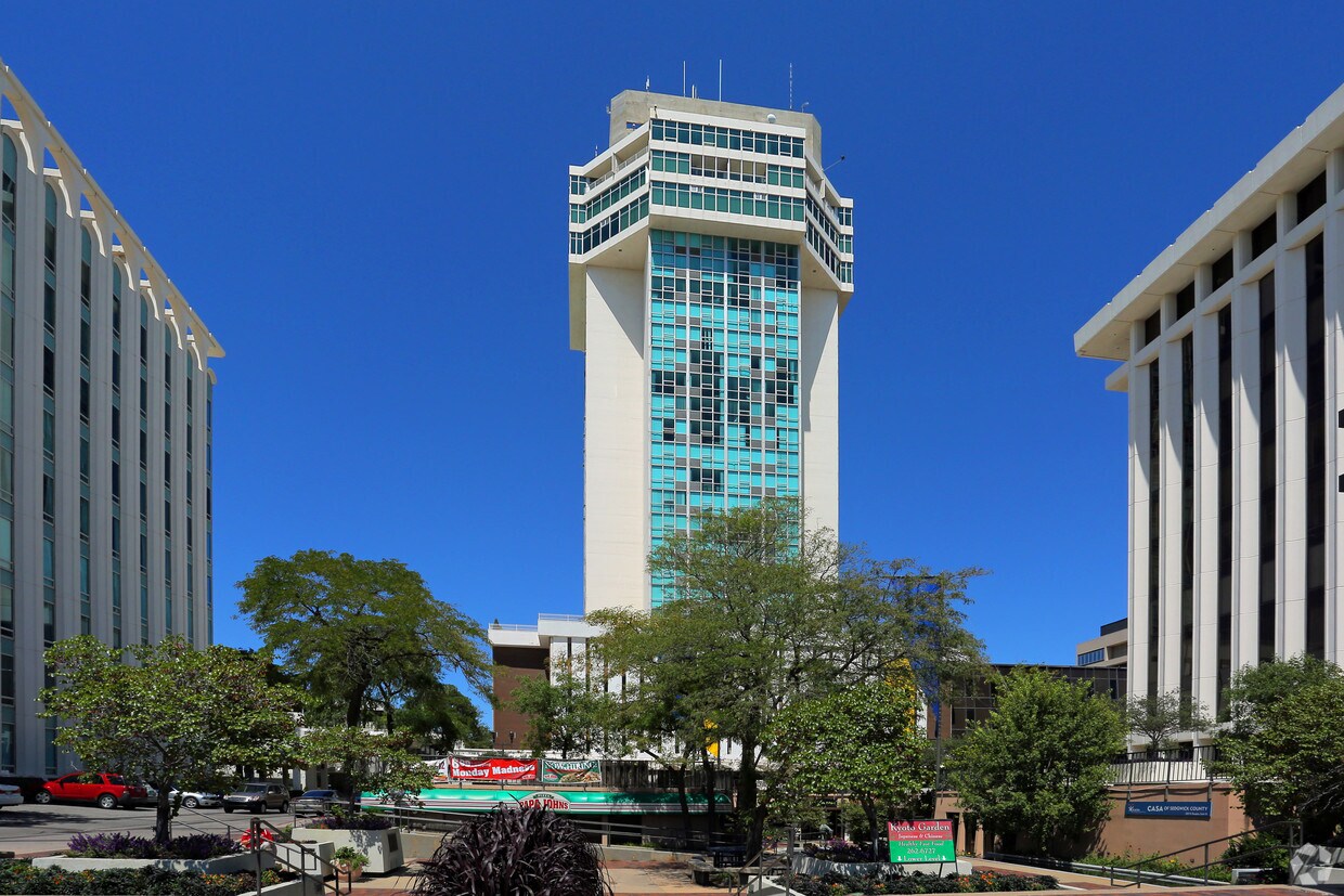 Foto principal - 250 Douglas Place