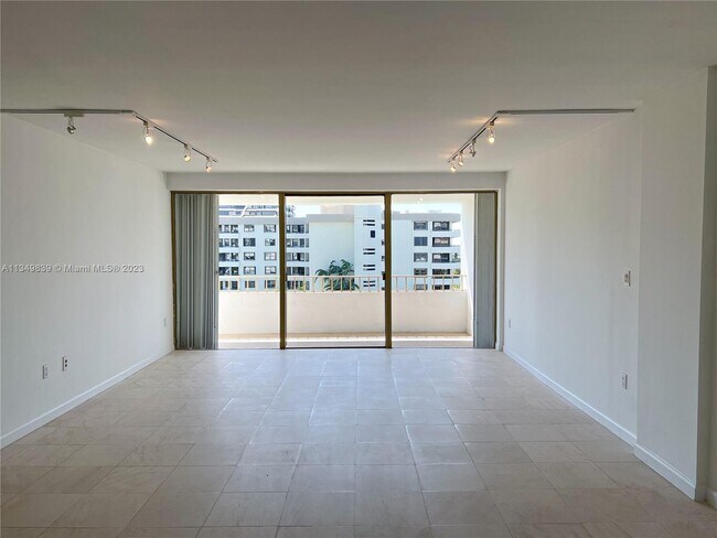 Building Photo - 155 Ocean Ln Dr