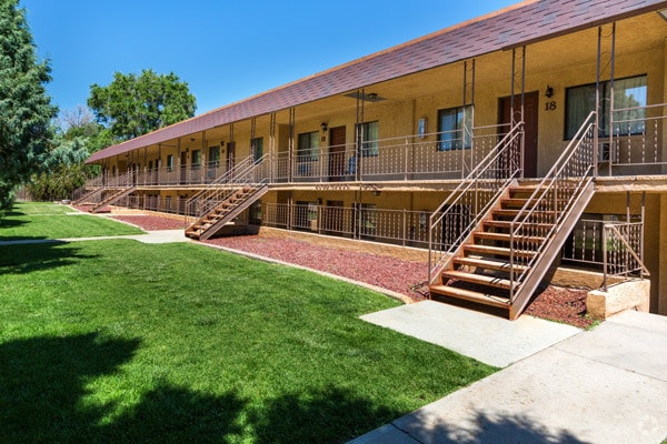 Building Photo - Evergreen