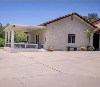 Building Photo - 25715 Hayes Ave