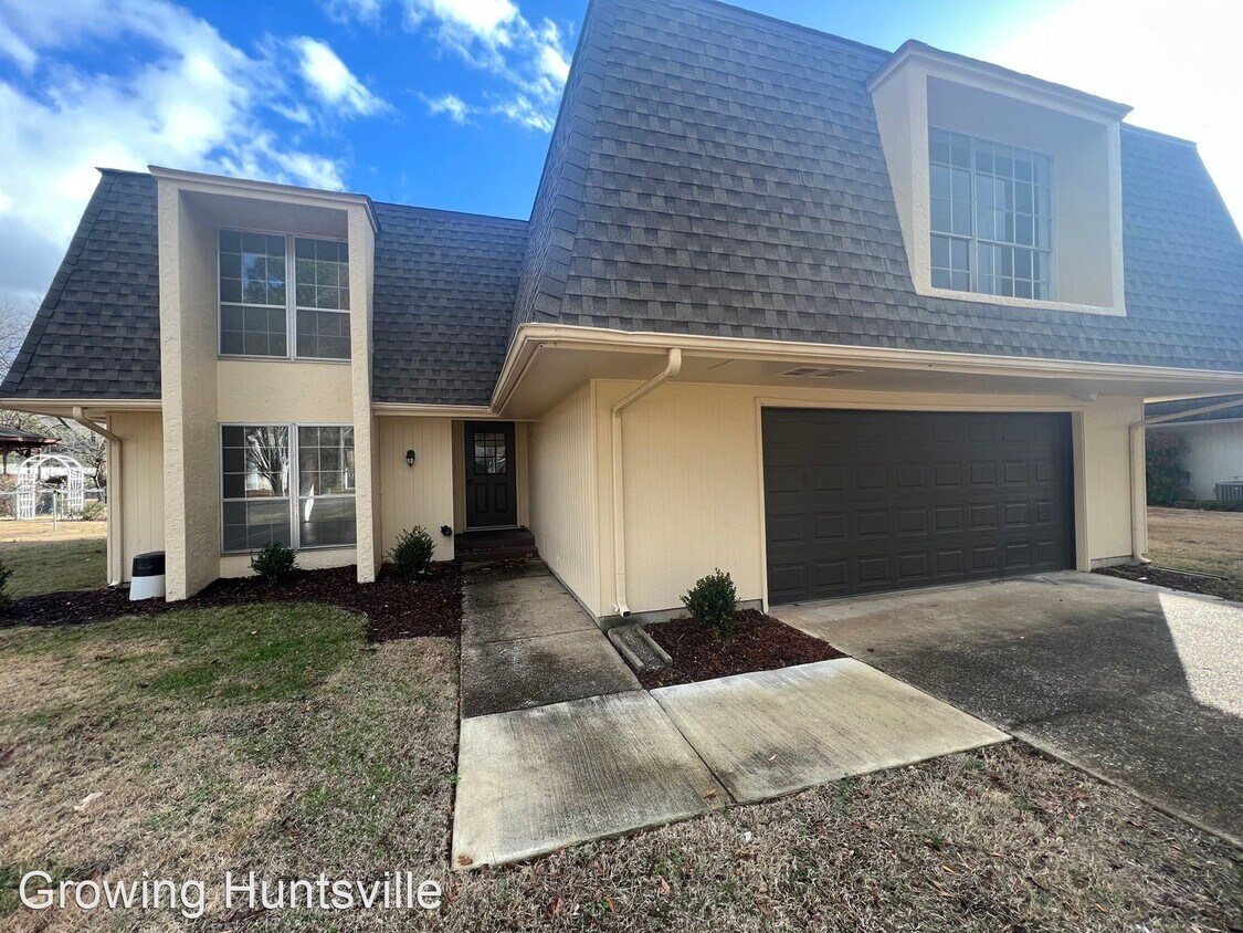 4 br, 3 bath House 1922 Burlingame Dr SE House Rental in Huntsville