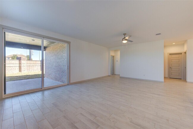 Foto del edificio - 29258 Pikes Peak Dr