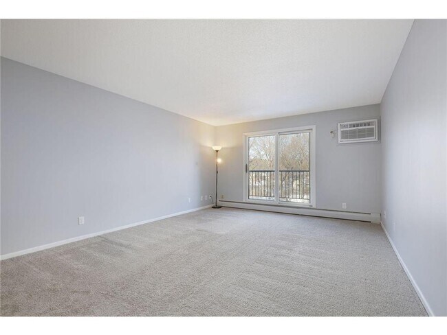 Foto del edificio - 35 Nathan Ln N