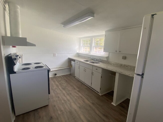 Photo - 2 Bed, 1 Bath Home in Taylors is Available