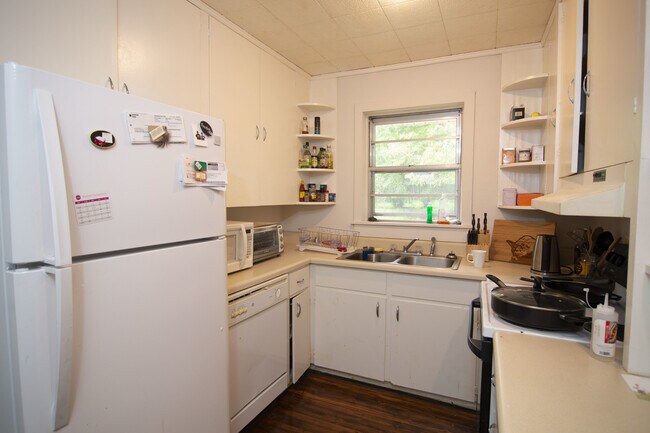 Foto del edificio - 3206 Jefferson Davis Dr