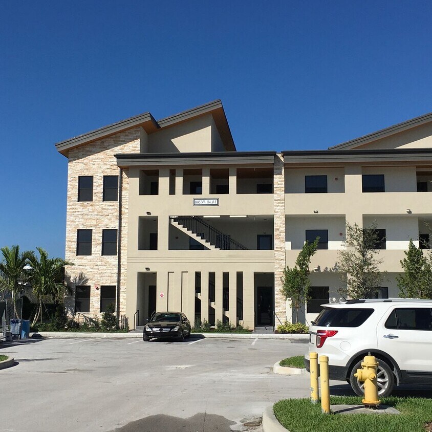 Primary Photo - Great Condo unit in Doral