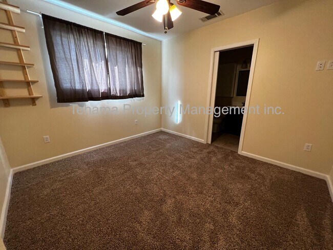Building Photo - 3 bed 2 bath home in mid town Red Bluff.