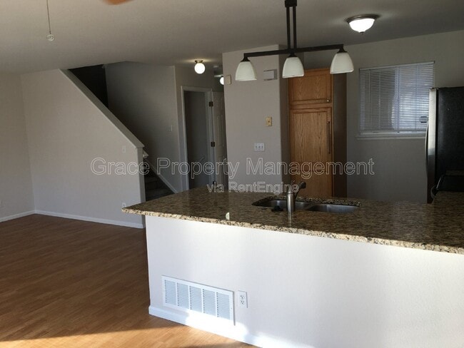 Foto del edificio - 574 W 91st Dr