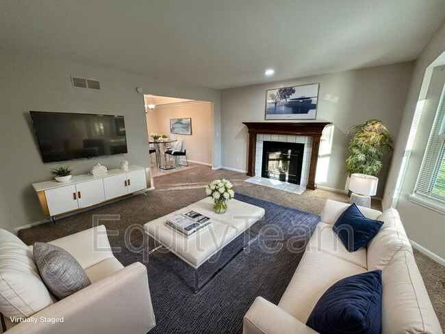 Building Photo - 9400 White Pine Dr