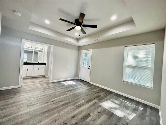 Foto del edificio - 4302 Hirsch Rd
