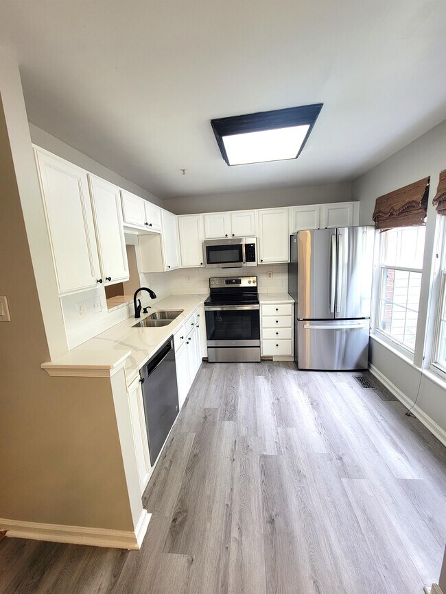 Foto del edificio - 8702 Castlerock Ct