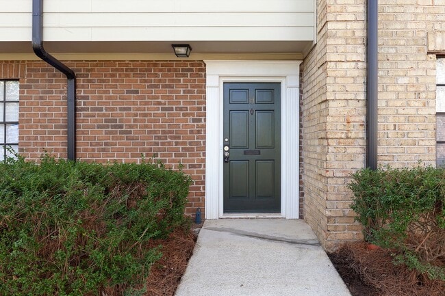 Building Photo - 330 Winding River Dr