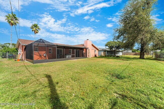 Foto del edificio - 1848 Edith St NE