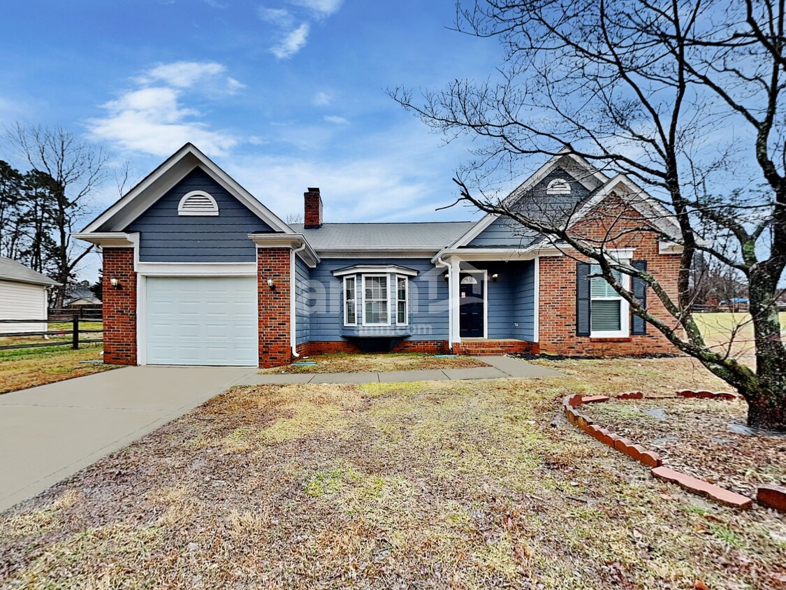 Foto principal - 12915 Silbury Ln