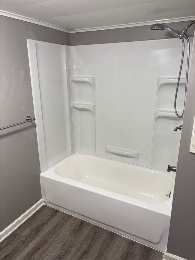 Building Photo - 177 Seymour St